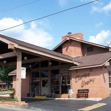 Charles Wesley Motor Lodge Downtown Broken Bow- Hochatown Exterior photo