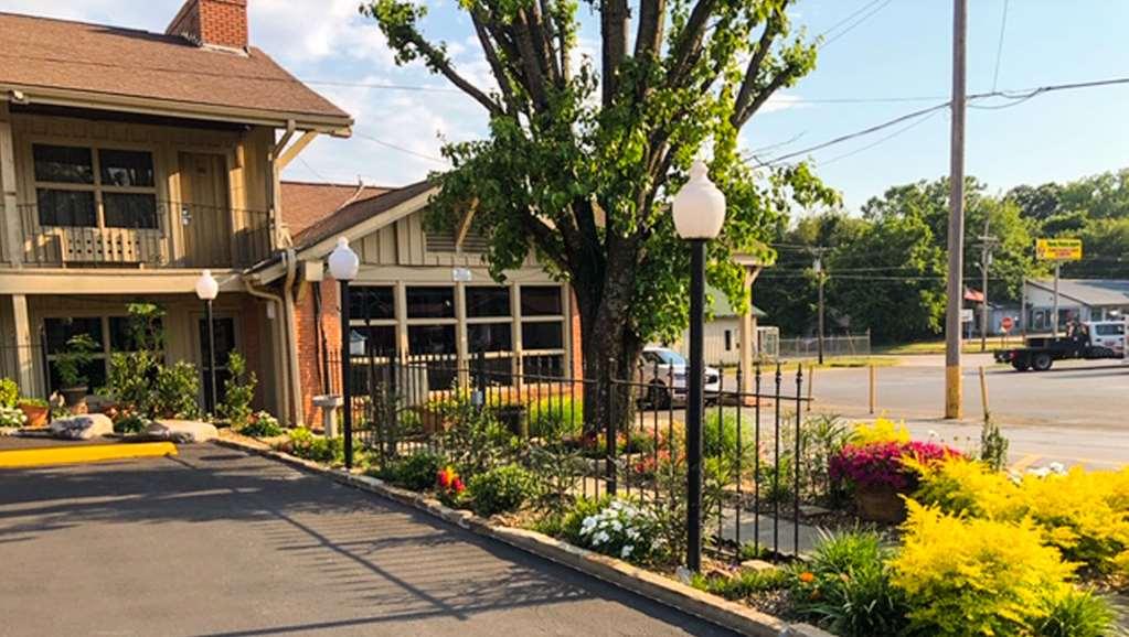 Charles Wesley Motor Lodge Downtown Broken Bow- Hochatown Exterior photo
