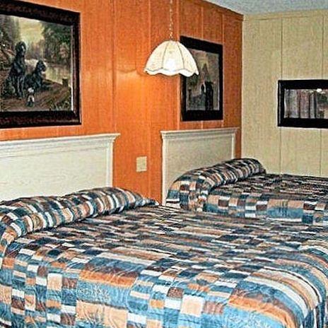 Charles Wesley Motor Lodge Downtown Broken Bow- Hochatown Room photo