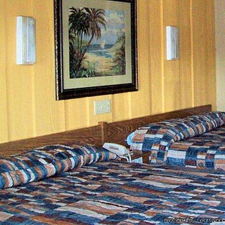 Charles Wesley Motor Lodge Downtown Broken Bow- Hochatown Room photo