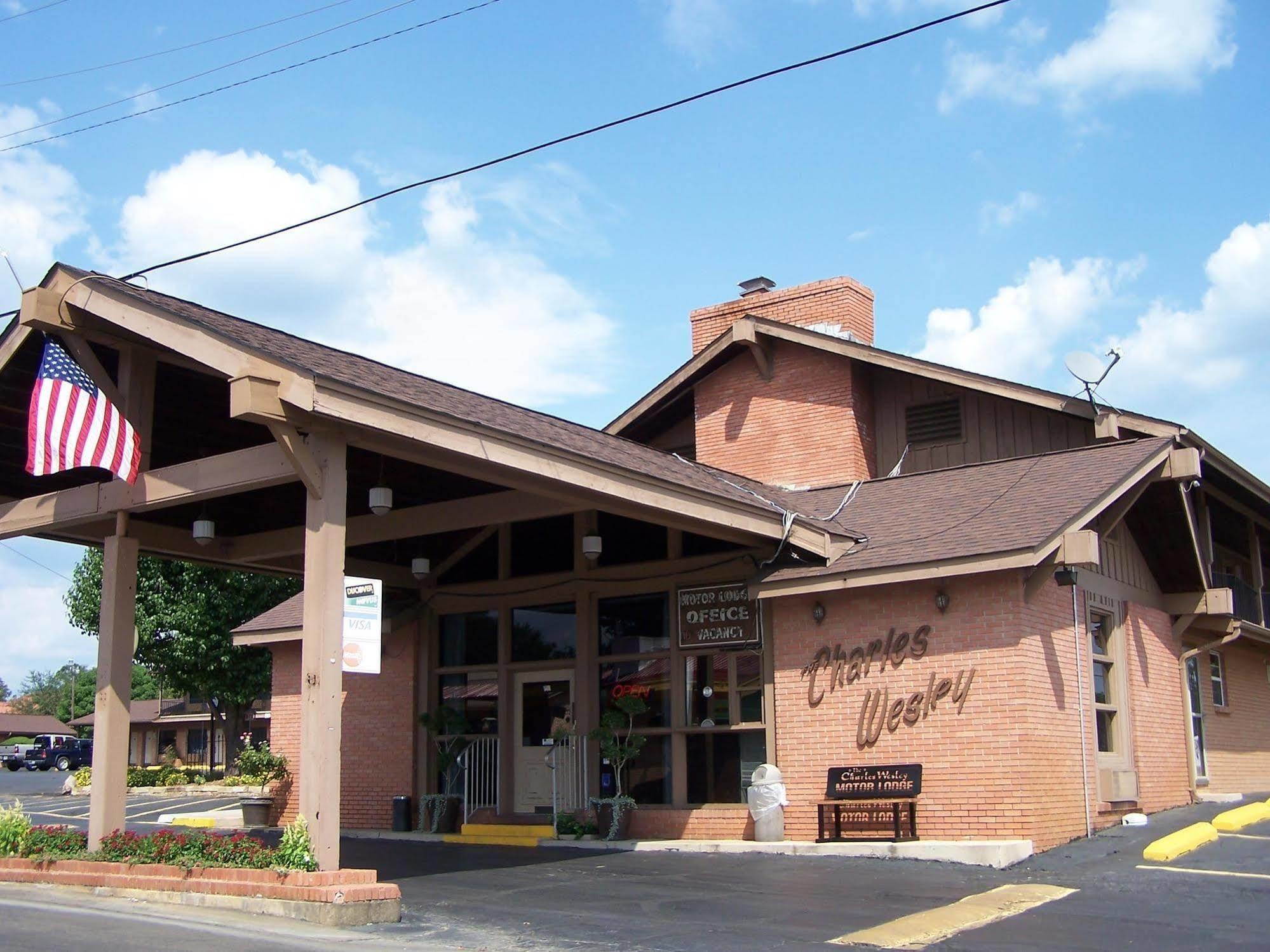 Charles Wesley Motor Lodge Downtown Broken Bow- Hochatown Exterior photo