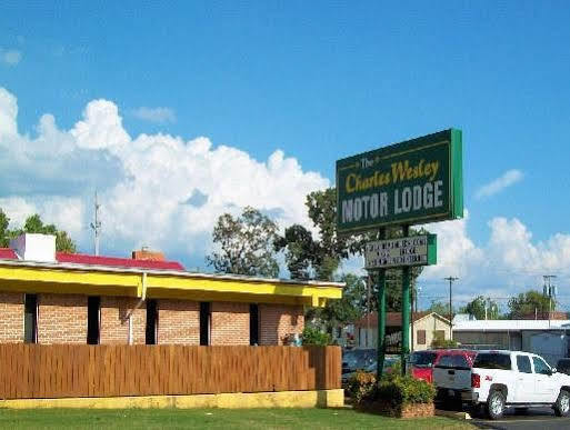 Charles Wesley Motor Lodge Downtown Broken Bow- Hochatown Exterior photo