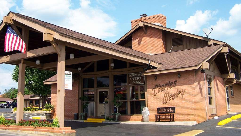 Charles Wesley Motor Lodge Downtown Broken Bow- Hochatown Exterior photo
