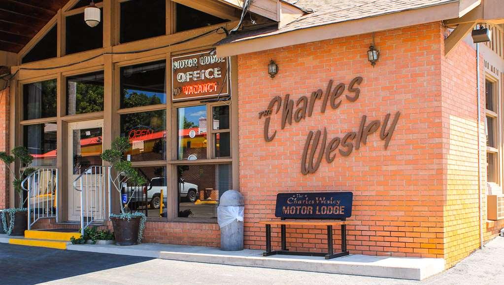 Charles Wesley Motor Lodge Downtown Broken Bow- Hochatown Exterior photo