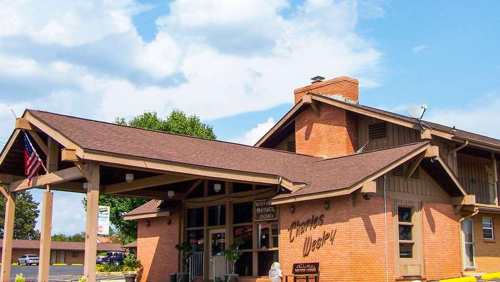 Charles Wesley Motor Lodge Downtown Broken Bow- Hochatown Exterior photo